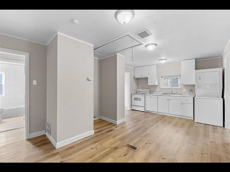 11243 Saint Damian Dr — Photo 3
