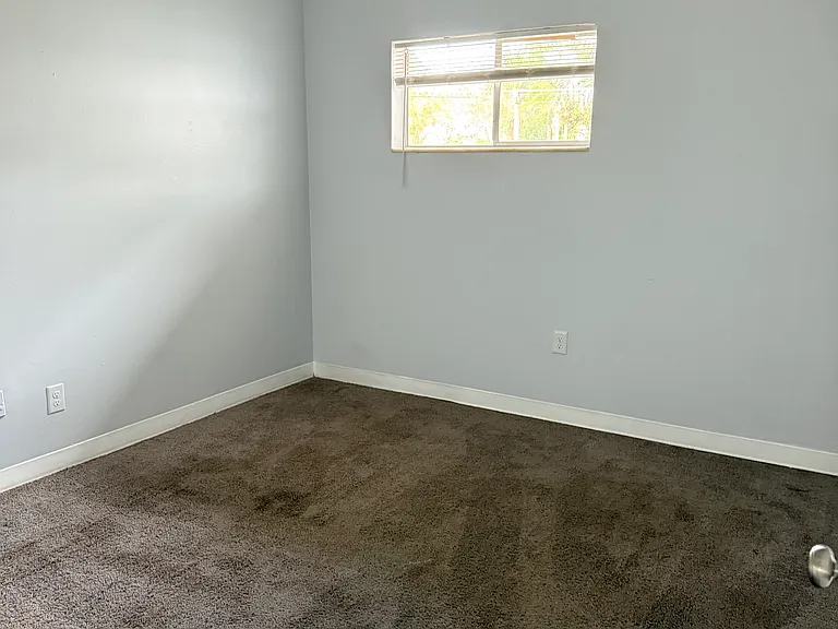 1014 E South St #3 — Photo 11