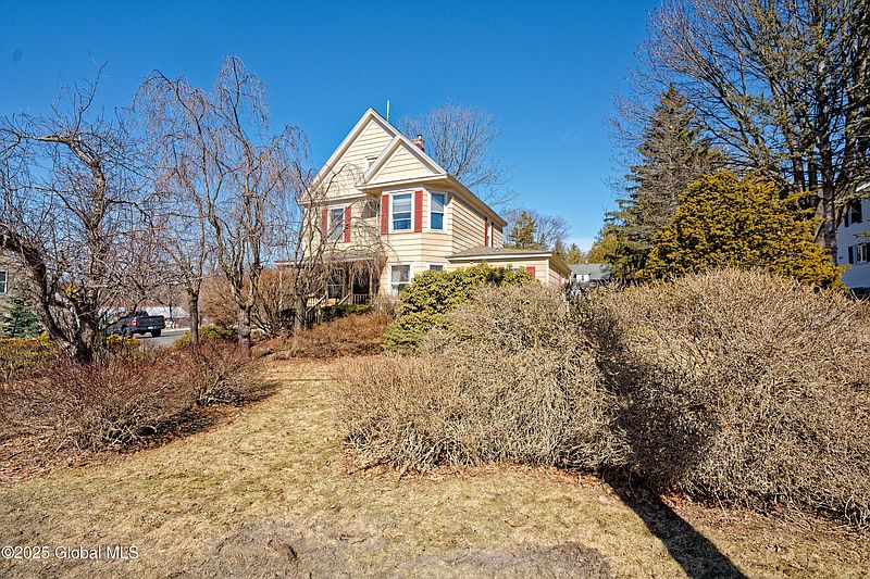 2nd image of 325 Alplaus Avenue
