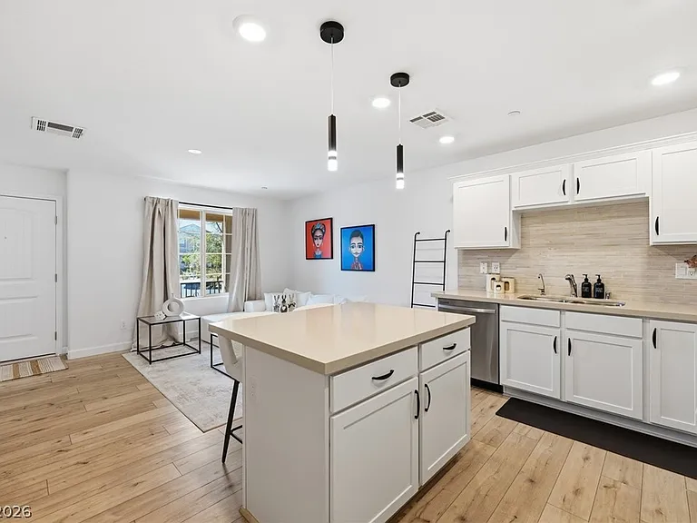 709 Pickled Pepper Pl — Photo 9