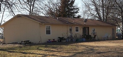 2nd image of 113 W 12th Ave