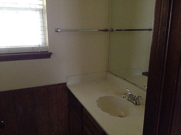 master bath with shower