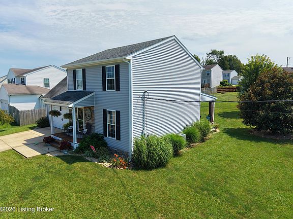 4th image of 200 Greenleaf Dr