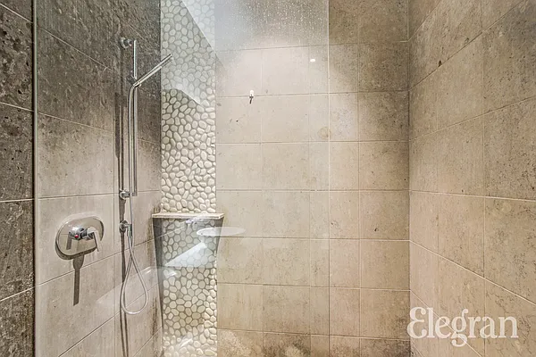 Rented by (Legacy) Elegran | media 12