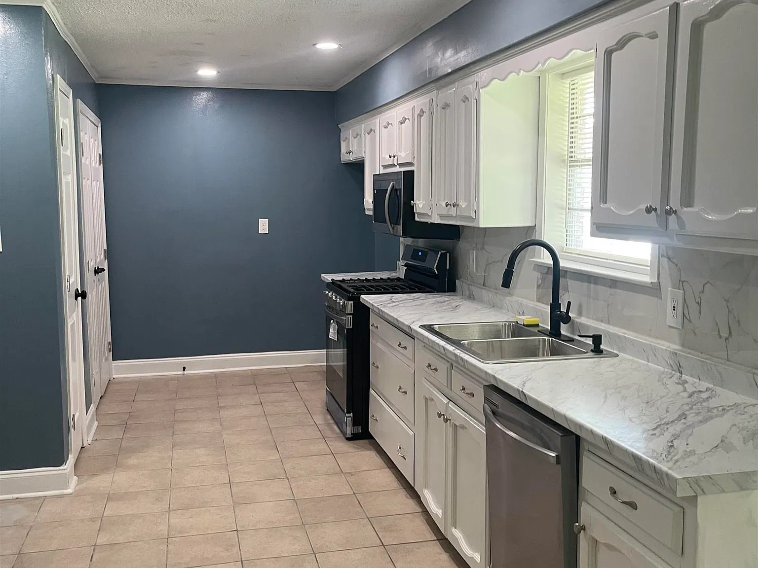 3 bed, 1500 sqft, $1,595 — Photo 4