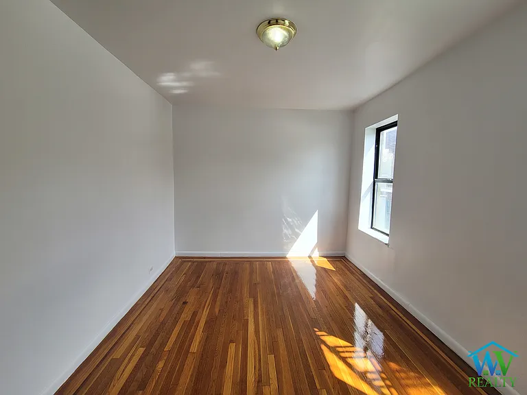 3230 Steuben Ave #1C — Photo 10