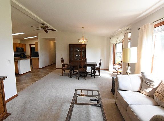 3rd image of 1317 Ascot Ct