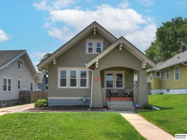 2737 Mary St, Omaha, NE 68112
