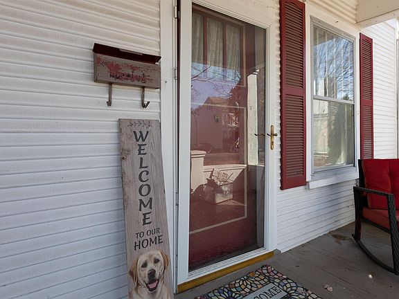4th image of 2144 Walnut Ave