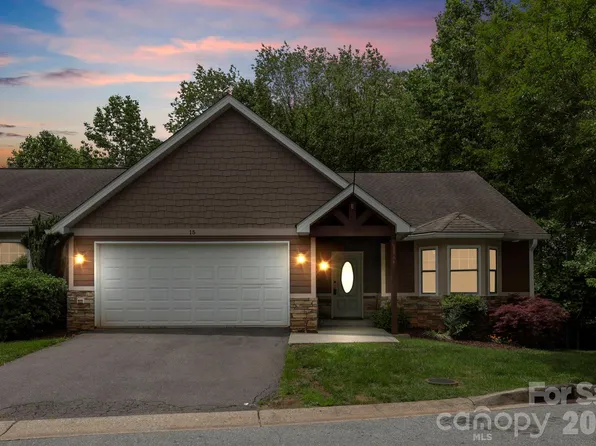 15 Kaylor Dr, Arden, NC 28704