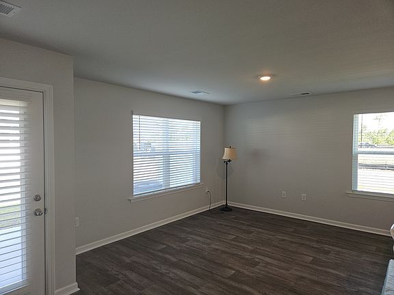 3rd image of 4215 High Glen Dr