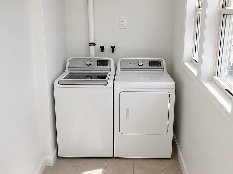 131 S 7th Ave — Photo 11