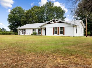 1131 N 4242nd Rd, Hugo, OK 74743