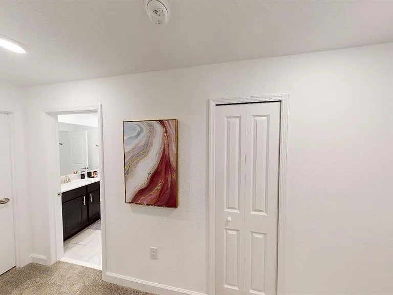 972 Leader St — Photo 11