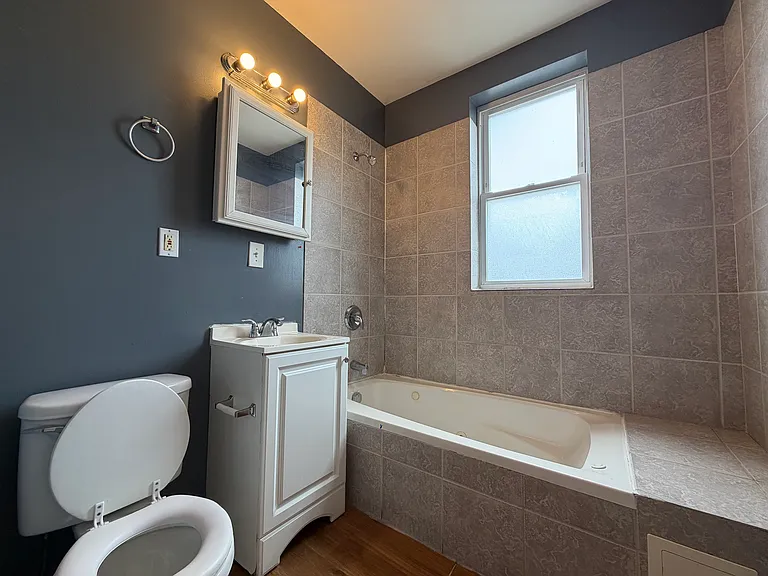 207 S Whipple St #3 — Photo 8