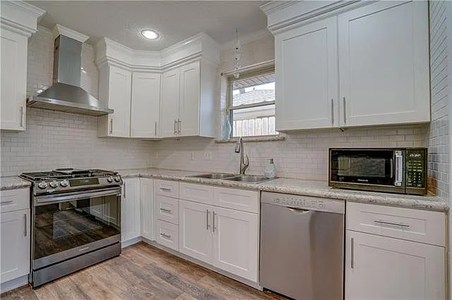 5240 Ithaca St — Photo 6
