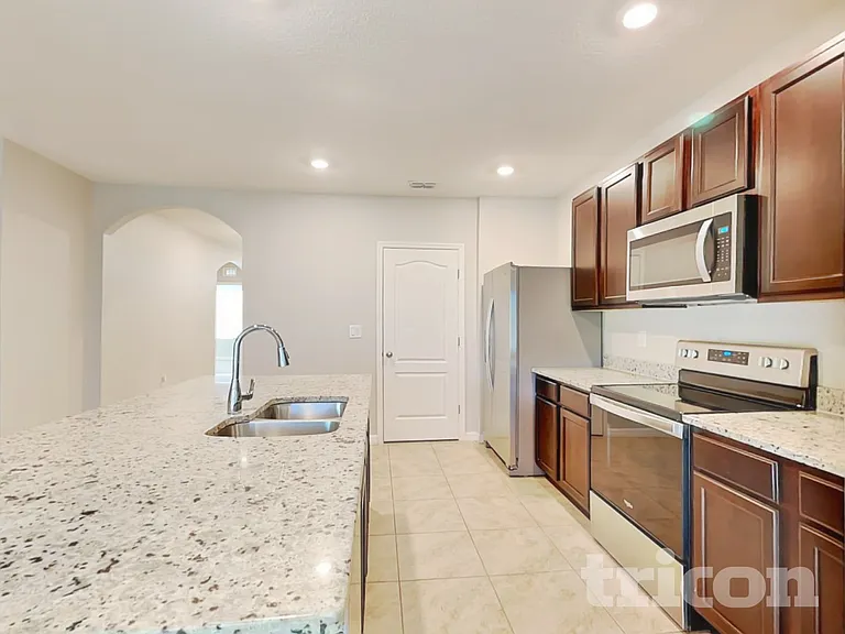 5765 Arlington River Dr — Photo 6