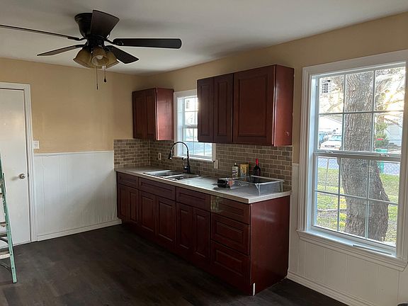 5th image of 1509 Main St