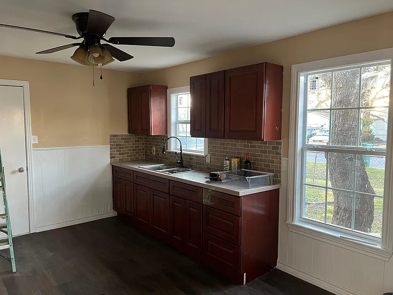 1509 Main St #HOUSE — Photo 8