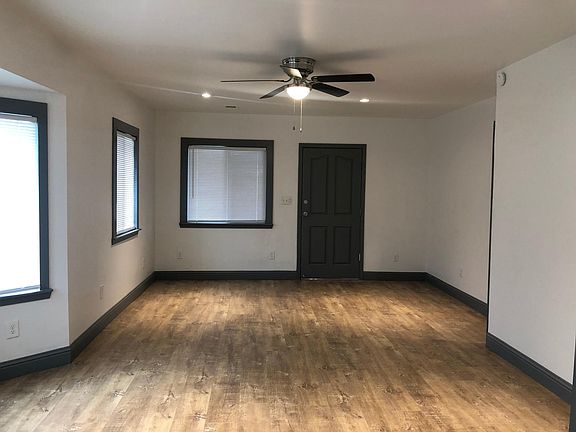 4th image of 223 Olive Ct