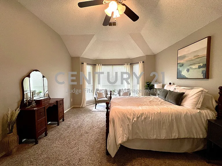11413 Huntington Rd — Photo 23
