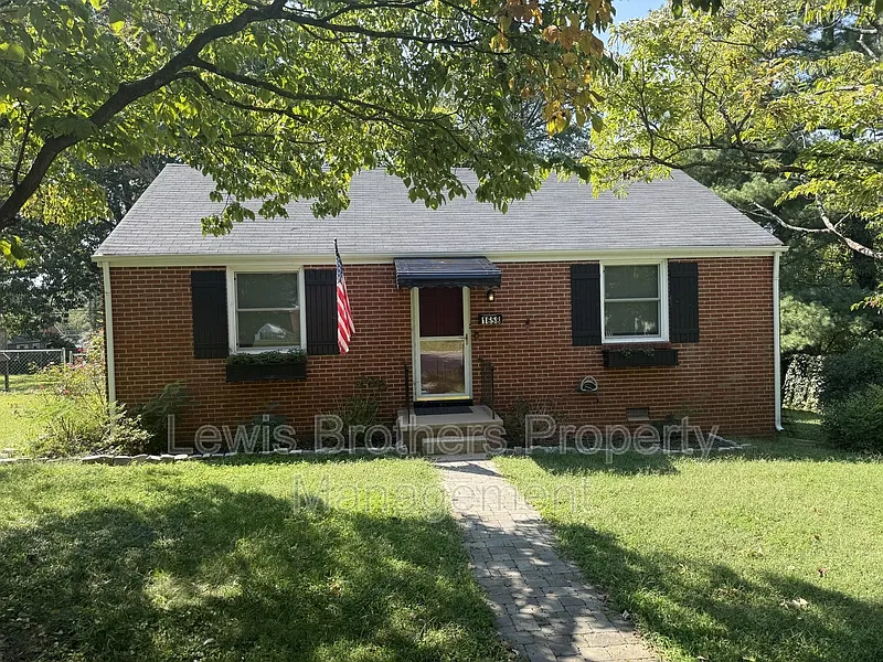 1658 Foster Rd