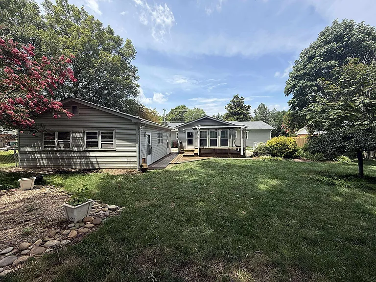 516 Oakview Rd — Photo 18
