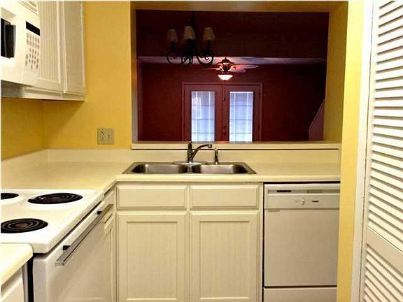 5th image of 2826 Louisiana Ave APT 1002