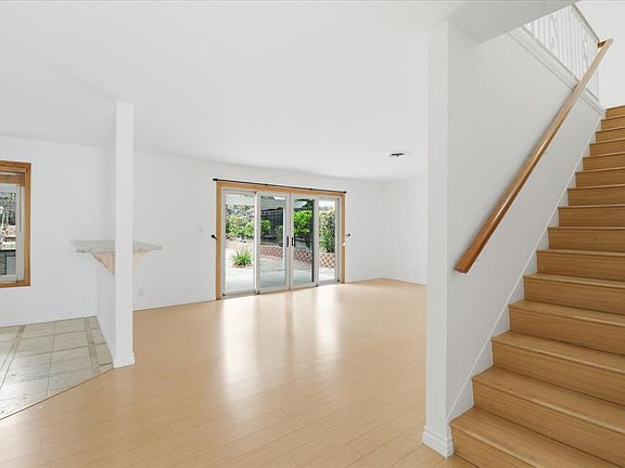 5th image of 577 Houston Dr