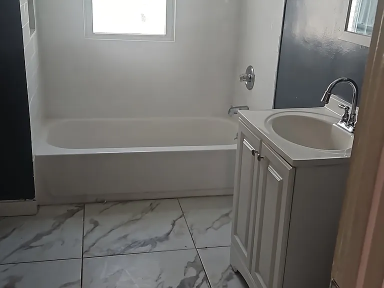 66-68 Edgewood St #3 — Photo 6