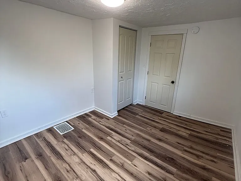 524 Short St — Photo 14