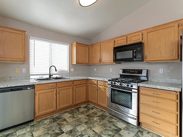 6125 Wild Berry Dr — Photo 9
