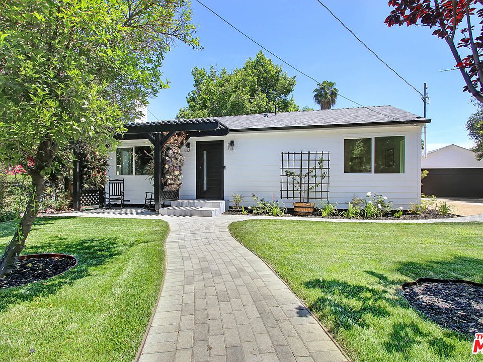 1st image of 5424 Woodlake Ave