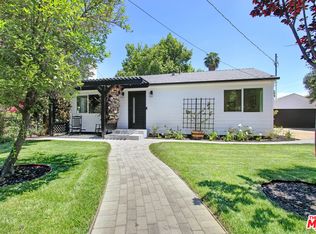 5424 Woodlake Ave, Woodland Hills, CA 91367