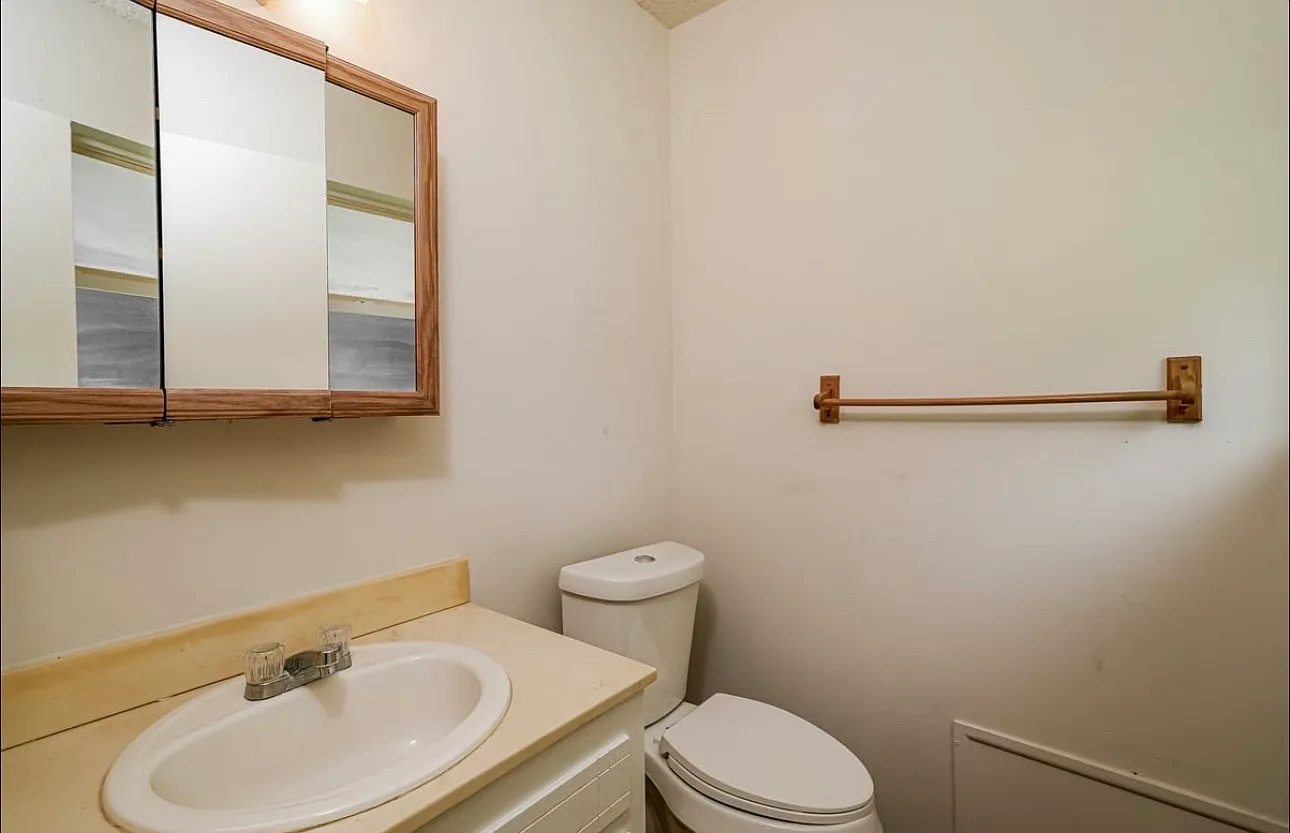 3 bed, 1120 sqft, $1,290 — Photo 3