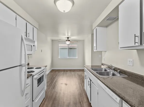 Irving Place Apartments