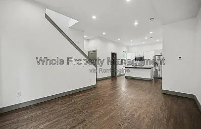 2 bed, 4.0 bath, 1359 sqft, $2,900 — Photo 2
