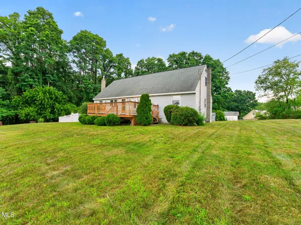 27 Fellows Road, Halfmoon, NY 12065