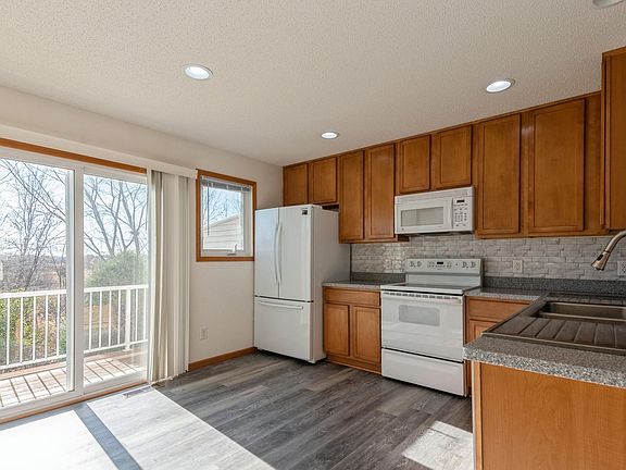 4th image of 5039 Evergreen Dr N Unit 2