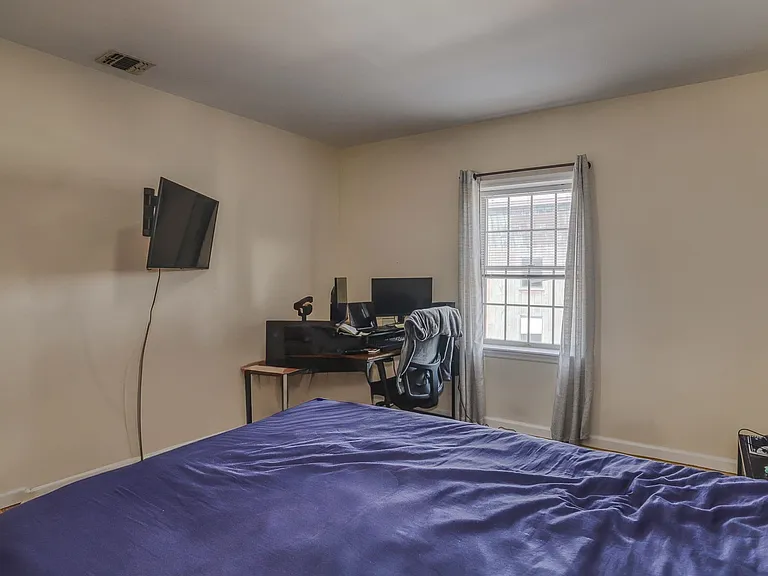217-219 Clinton St #7 — Photo 14