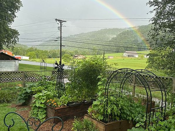 120 Lowell Stalcup Rd