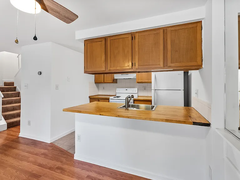 9427 Collette Way — Photo 8