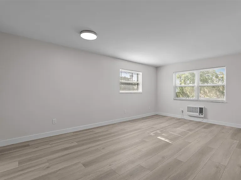 1150 E Sample Rd #202 — Photo 6