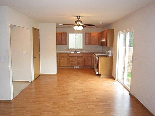 5th image of 6788 Takota Pl NE