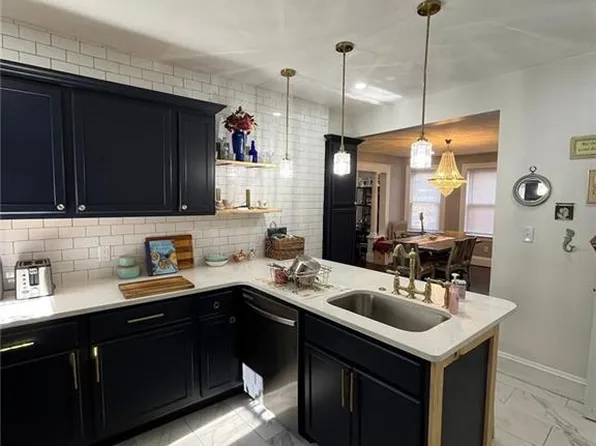 78 Massasoit Ave, Cranston, RI 02905