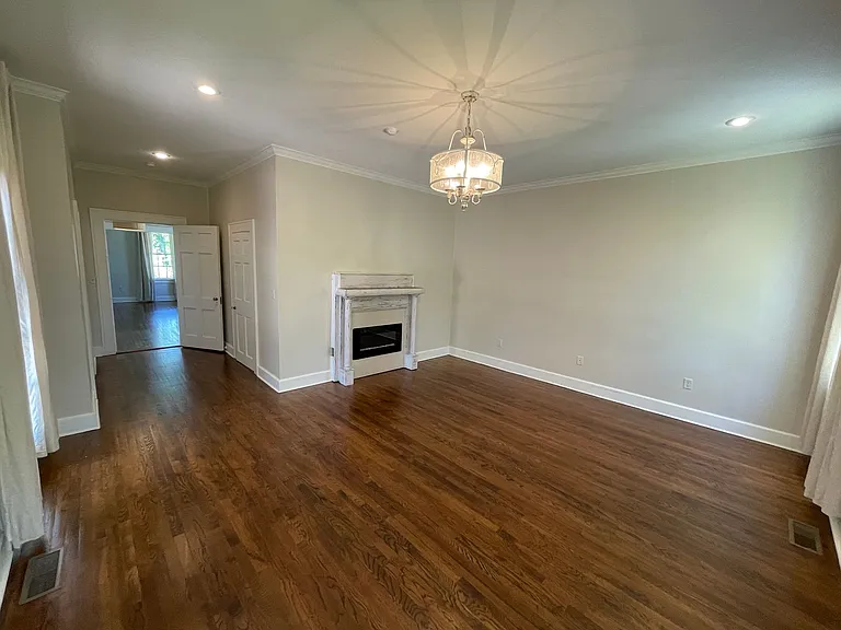 1411 S Lamar Blvd — Photo 22