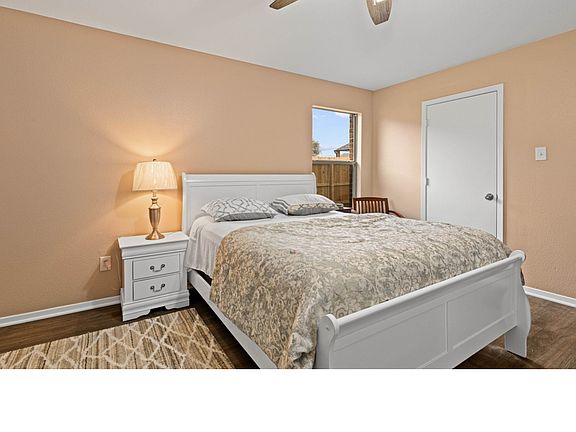 5th image of 553 Princess Pl
