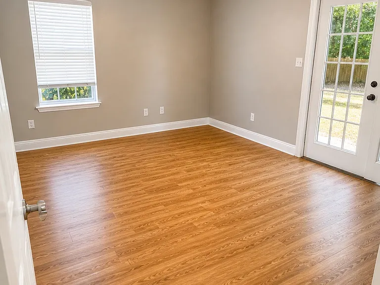 2120 Heathrow Dr — Photo 7
