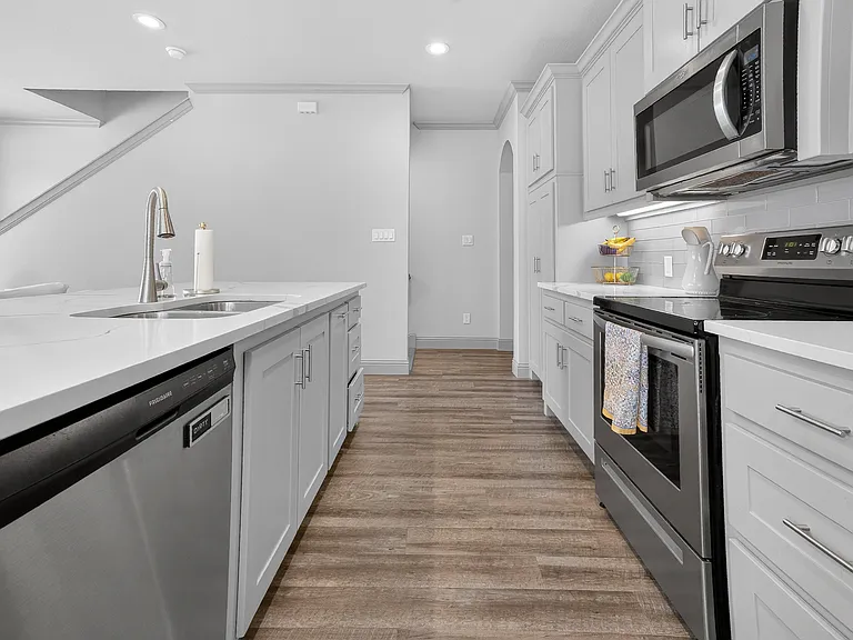 2519 McCart Ave — Photo 12