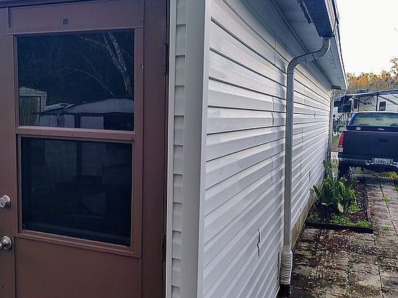 4th image of 4631 Daisy Dr